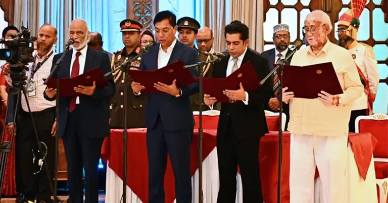 নতুন মন্ত্রী-প্রতিমন্ত্রীদের শপথ গ্রহণের মুহূর্ত